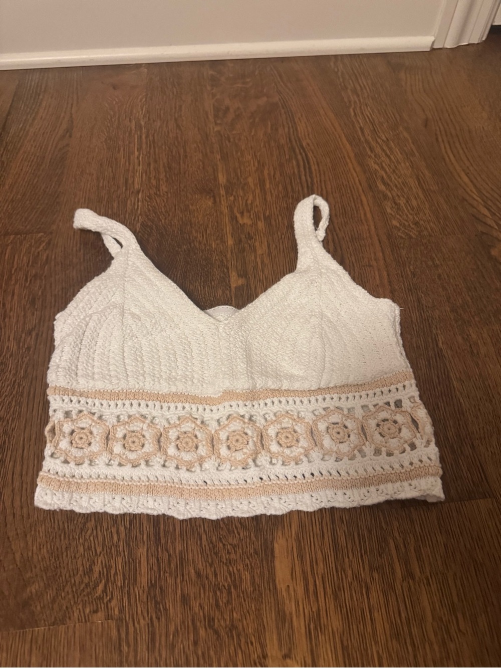 Hollister White Crochet Camisole with Beige Floral Band